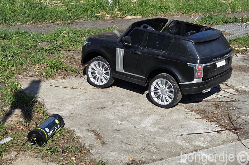  reuzen lachgascilinder op Kadoelenweg 