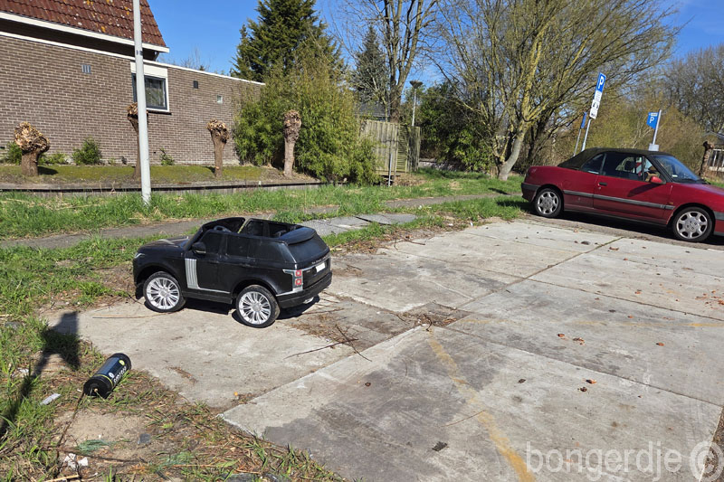  reuzen lachgascilinder op Kadoelenweg 