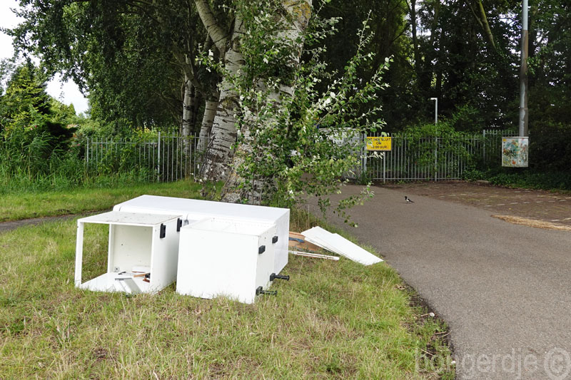  tuinhuisrenovatie afval gedumpt 