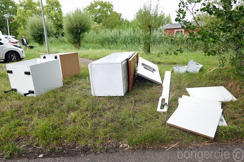  tuinhuisrenovatie afval gedumpt 