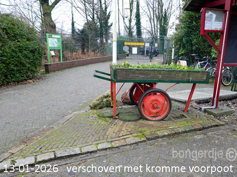   kar bij entree verschoven 