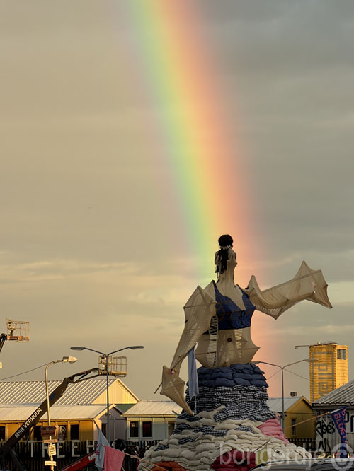  vreemde situatie na regenboog inslag bij het NBSM terrein 